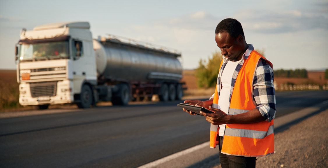 a driver using fleet management software